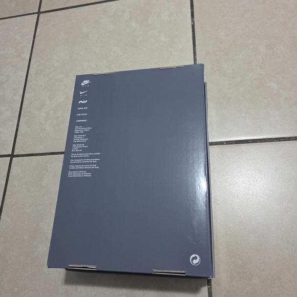 Empty Shoe Box - Picture 5 of 6